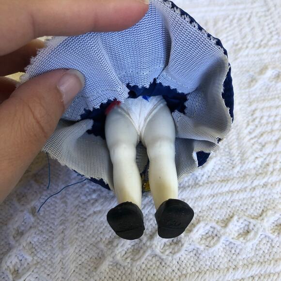 Vintage 1970s Milkmaid Doll International Folk Attire Braided Hair Sleep Eye 5.5 - Picture 6 of 10